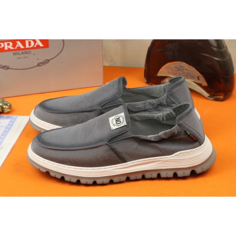 Pra*a sneakers